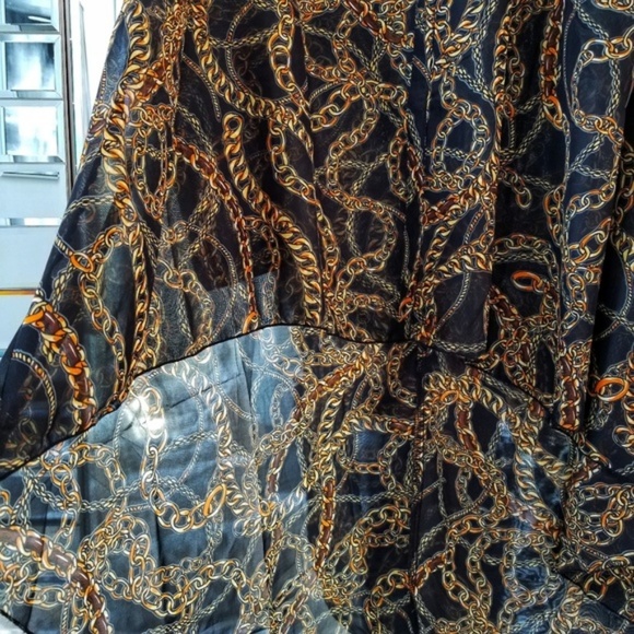 Chain Print Top - Picture 3 of 4